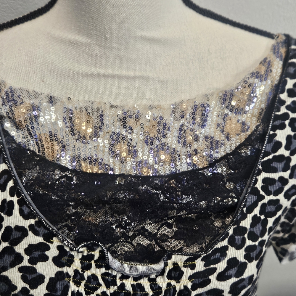 Boutique shirt By The Buckle Layered Blingy Leopard Print Sz L